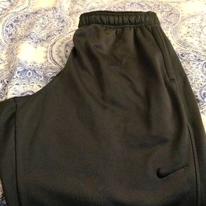 Nike therma fit sweatpants
